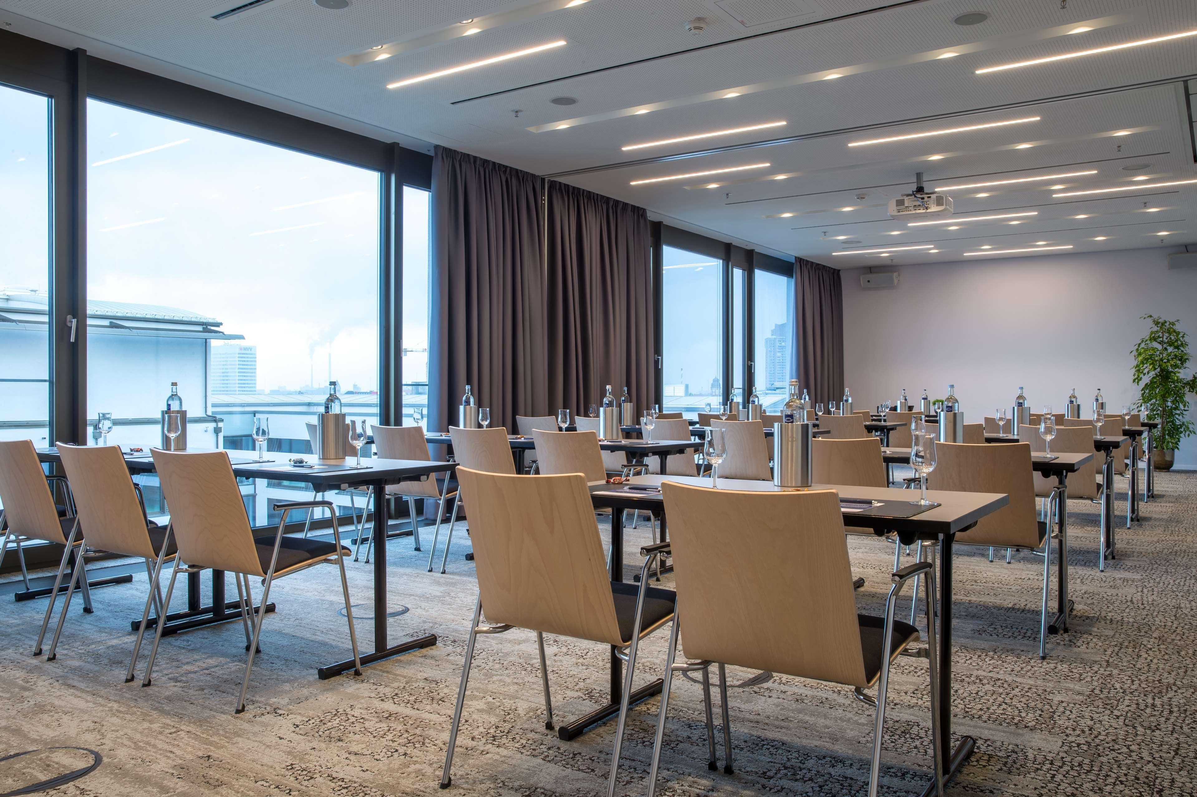 Radisson Blu Hotel, Манхайм Екстериор снимка