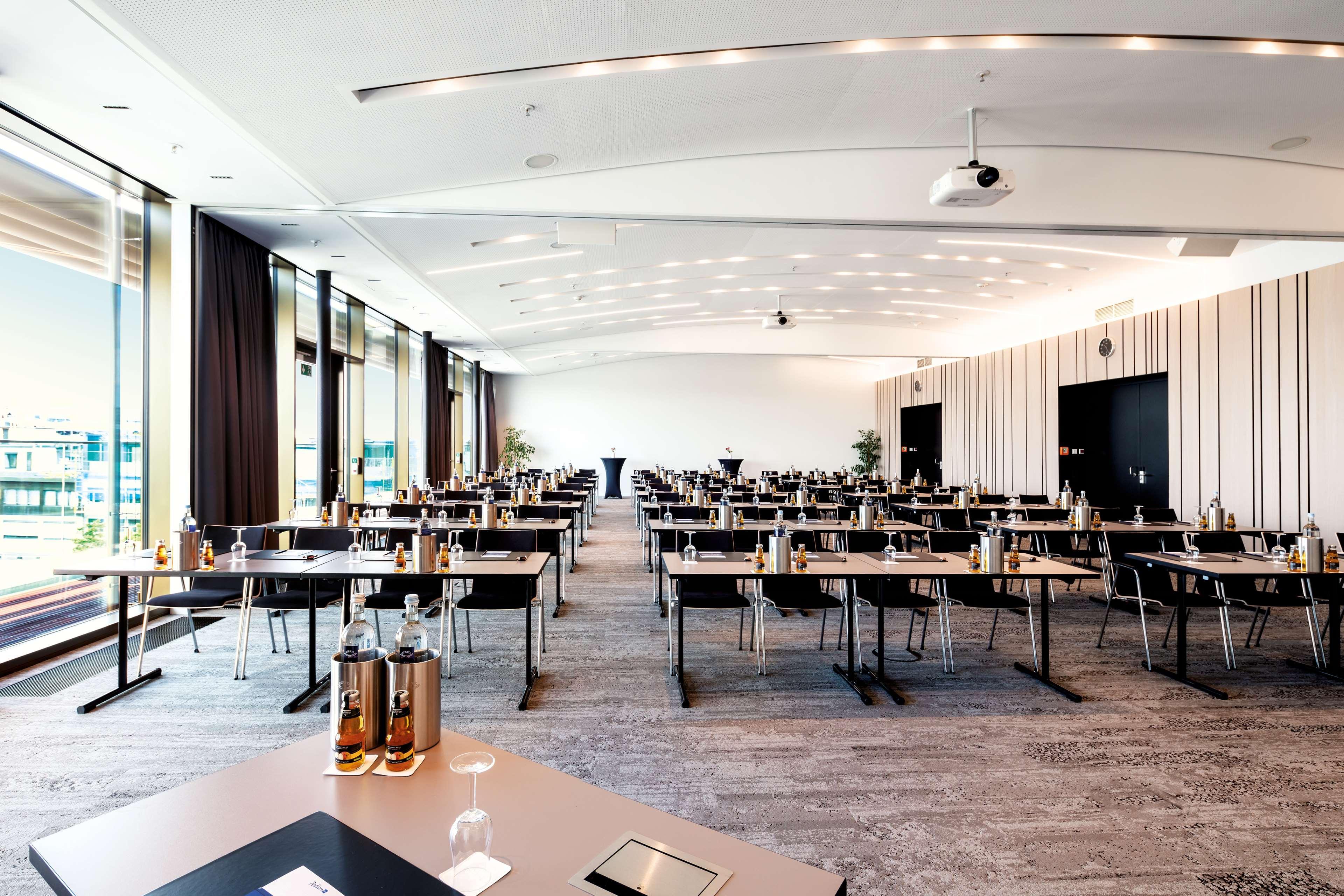 Radisson Blu Hotel, Манхайм Екстериор снимка